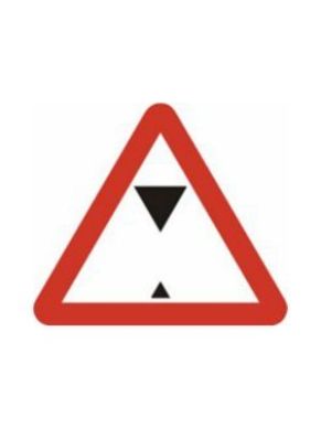 600mm Triangular Max Headroom Warning Sign - Professional Height Restriction Signage