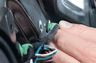 1-Piece Fixing Ties with Arrowhead with disc for Round Holes - Sealed